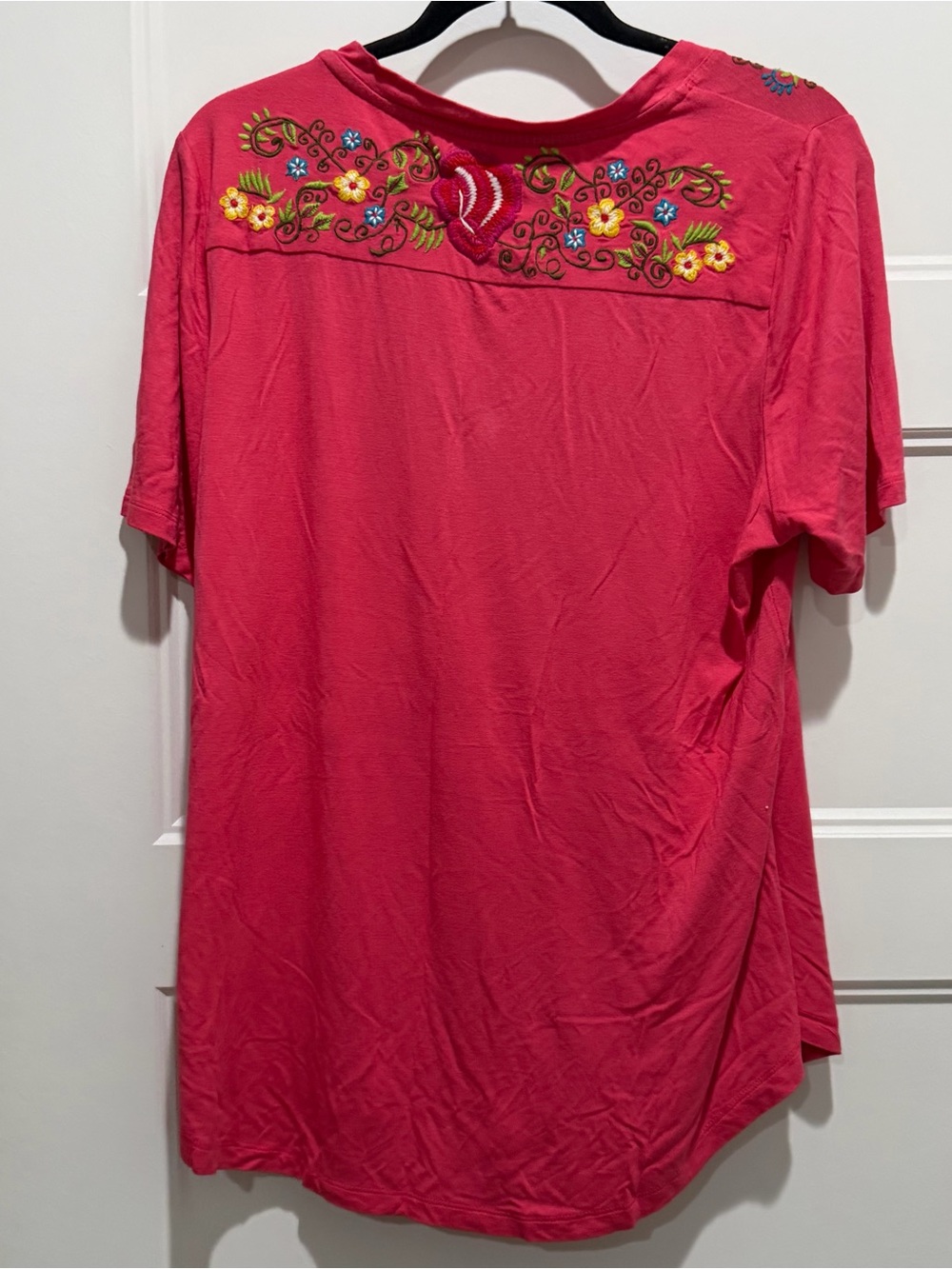 Johnny Was Embroidered V-Neck Women’s Top in Bright Pink - Picture 2 of 4